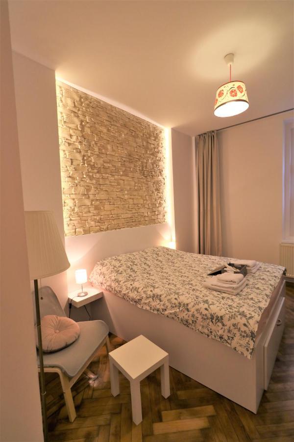 Cozy Old Town Apartment - Free Minibar Bükreş Dış mekan fotoğraf