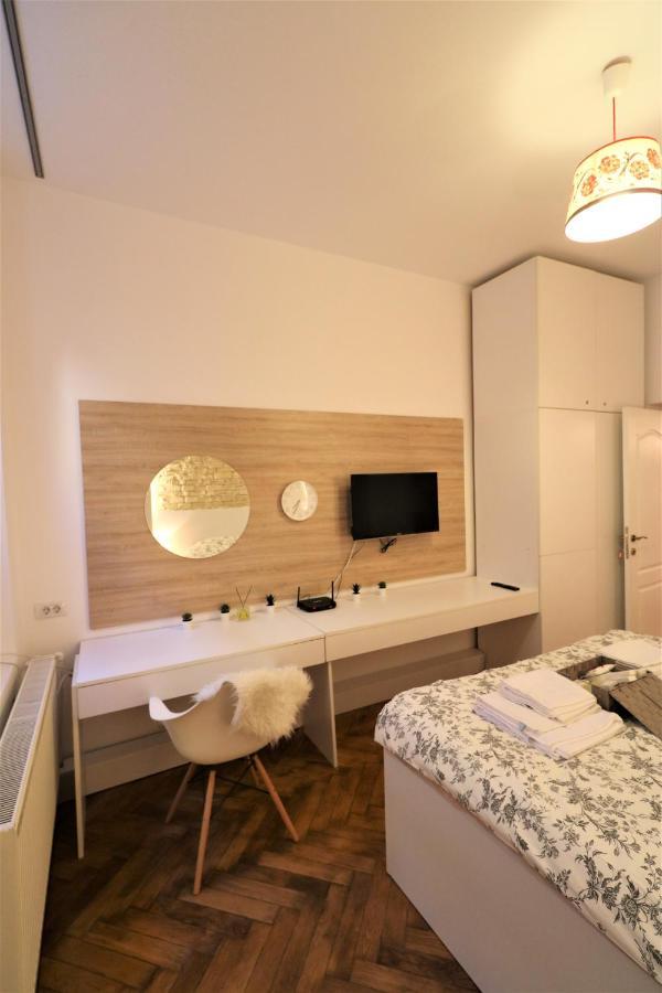 Cozy Old Town Apartment - Free Minibar Bükreş Dış mekan fotoğraf